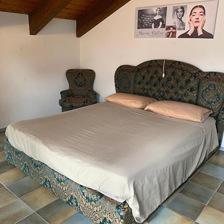 Villa Callas Divina Сирмионе Екстериор снимка