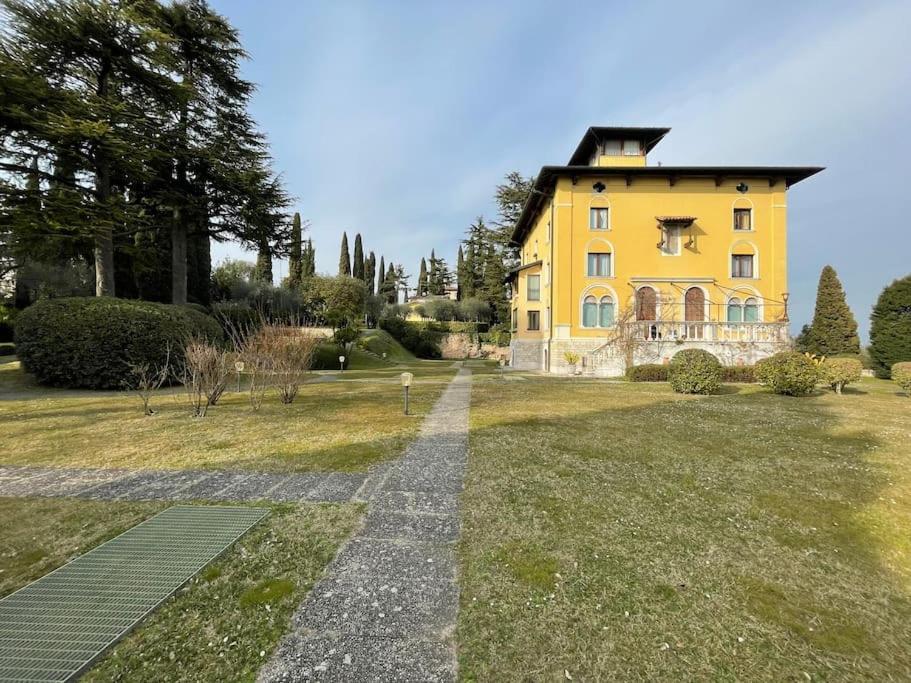 Villa Callas Divina Сирмионе Екстериор снимка